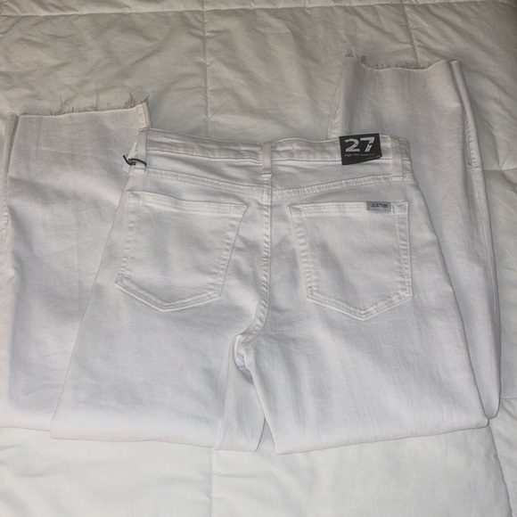 New - Picture 1 of 4